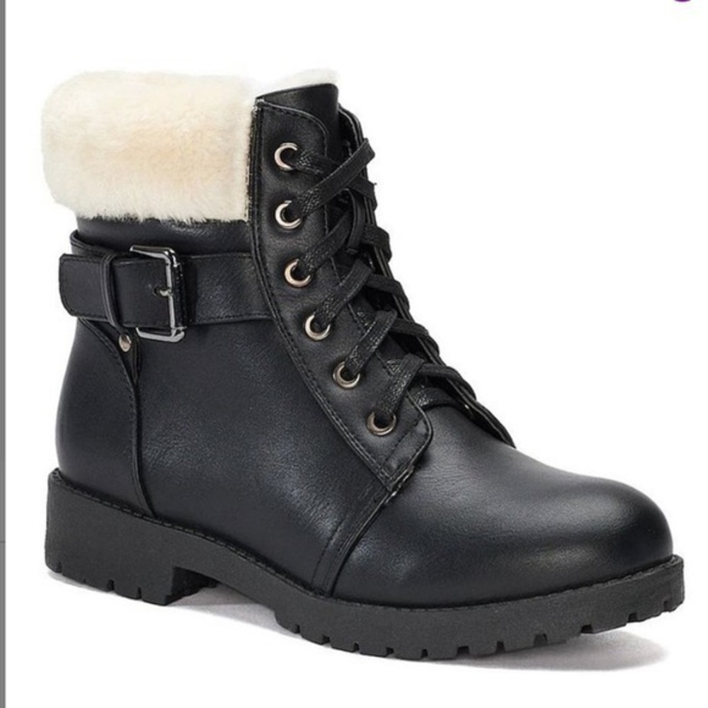 NIB-Lamo Black Faux Fur-Lined Boots